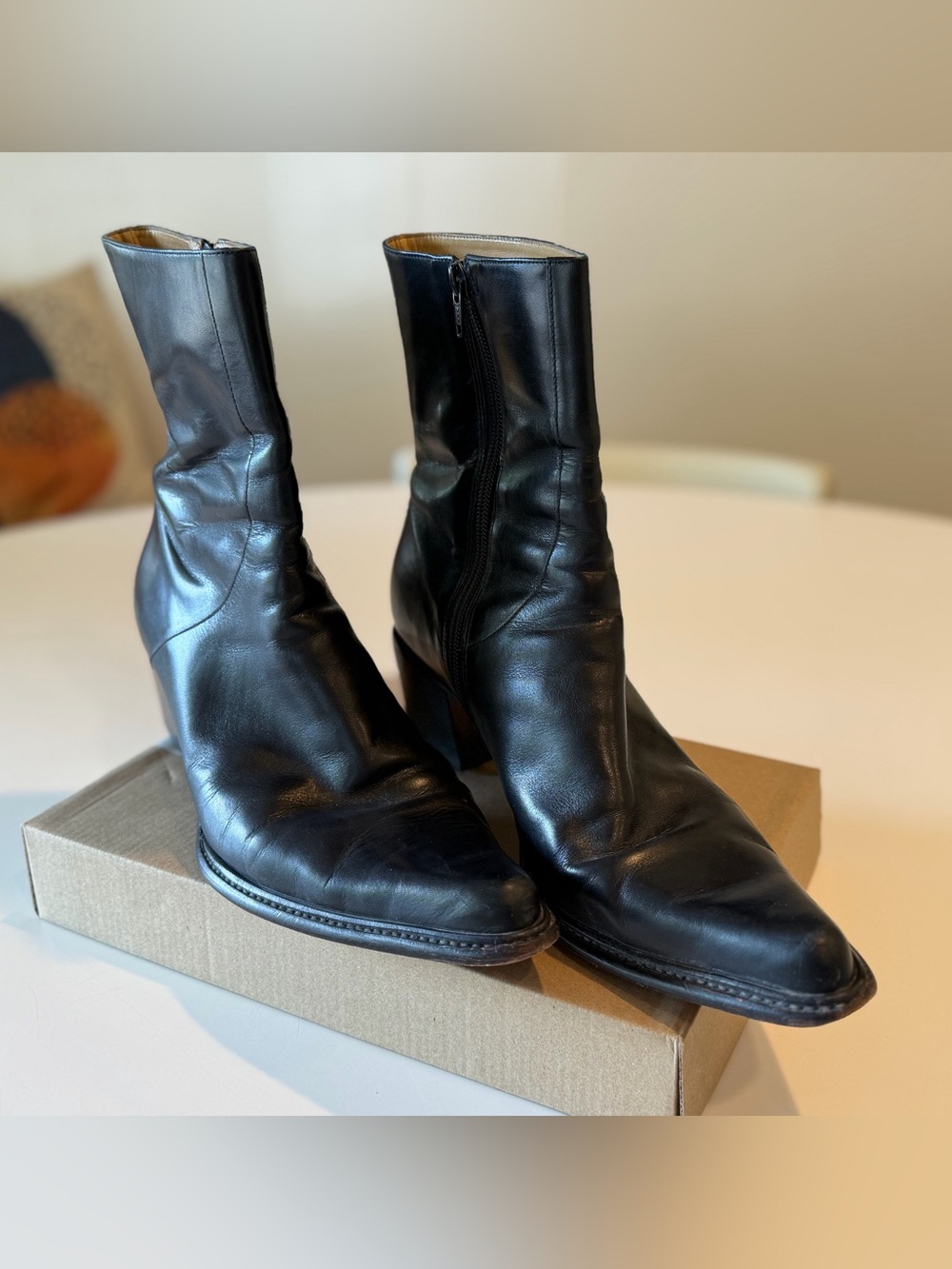 CASLON BLACK POINTY SHORT ZIPPERED BOOTS SIZE 12M